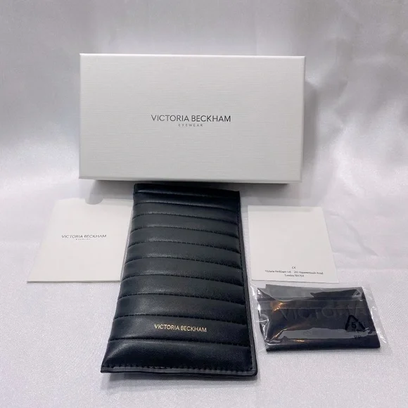 Victoria Beckham Black Quilted Eyewear Pouch Victoria Large Travel Pouch In Black Leather – Victoria  main image 3